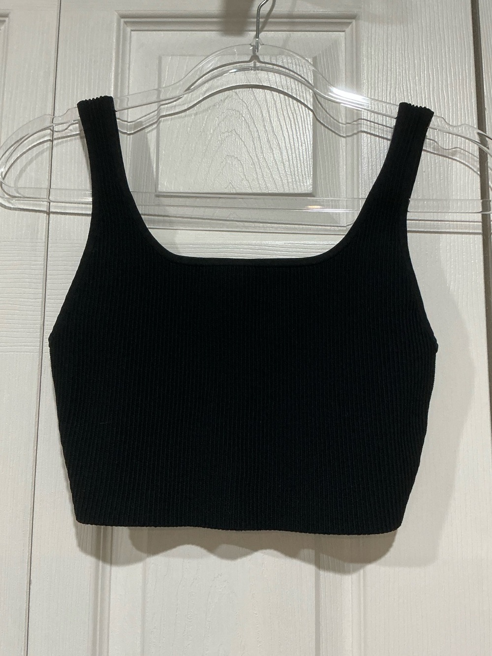 💙 Babaton Black Ribbed Stretch Crop Top Tank - Medium (01555)